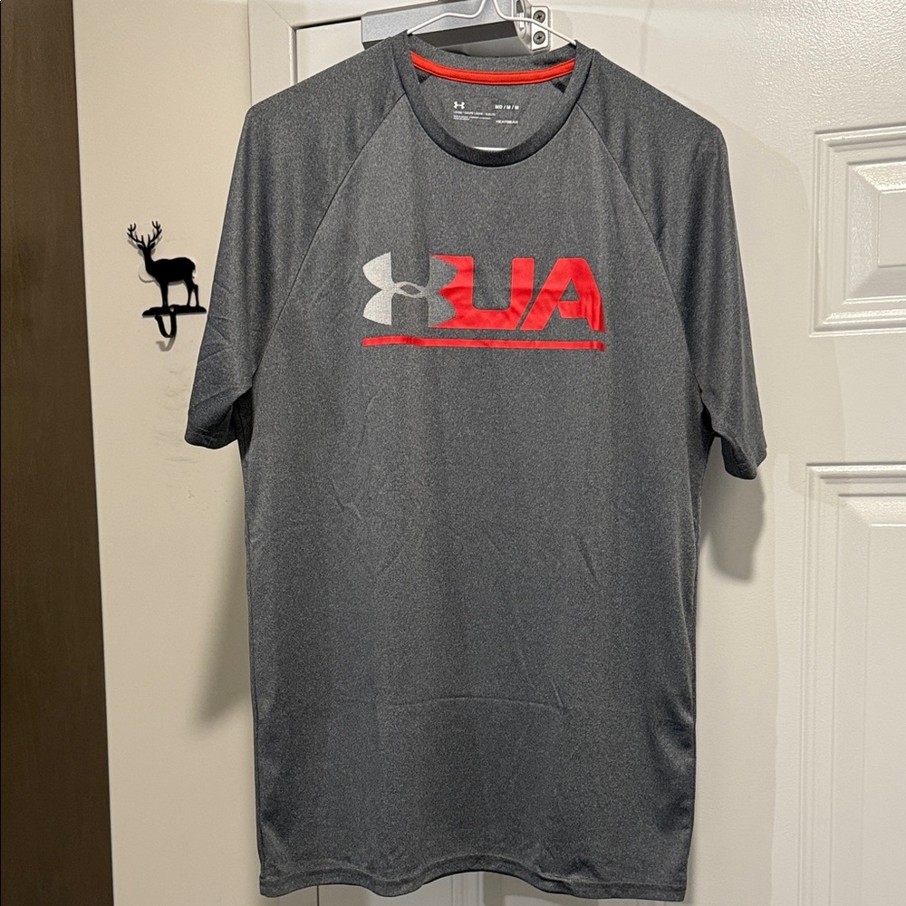 Under Armour Men's Charcoal and Crimson Short Sleeve Tee